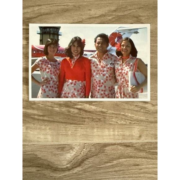 NWT Aloha Collection x Hawaiian Airlines Special Edition 1970's Pouch - Picture 4 of 11